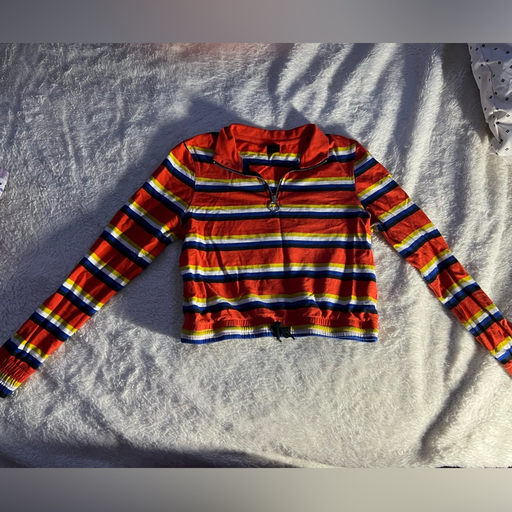 Zine (sold at Zumiez) long sleeve collared, cuffed sleeved, striped sweatshirt.